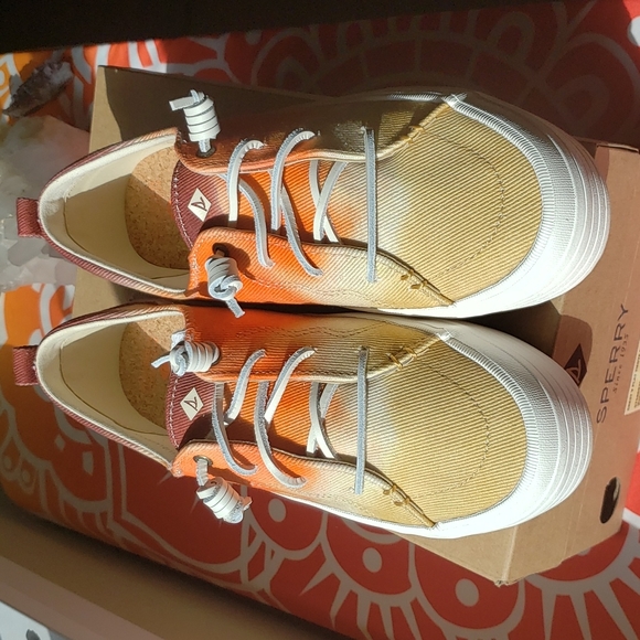 NIB Sunset crest vibe platform sneakers - Picture 8 of 15